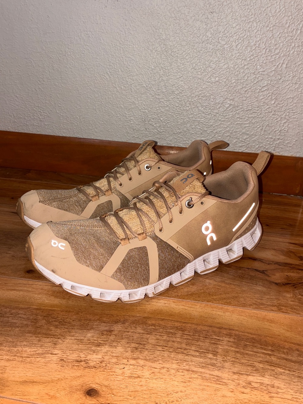 On Cloud 5 Terry Men’s Running Athletic Sneaker Shoes, tan/cork - Size 9.5